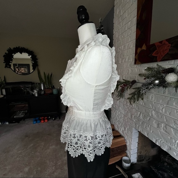 NWOT - Guipure Peplum blouse - Picture 11 of 13